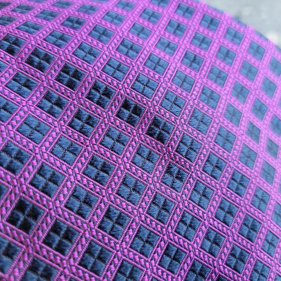 Hathaway 100% silk Tie - Picture 2 of 3